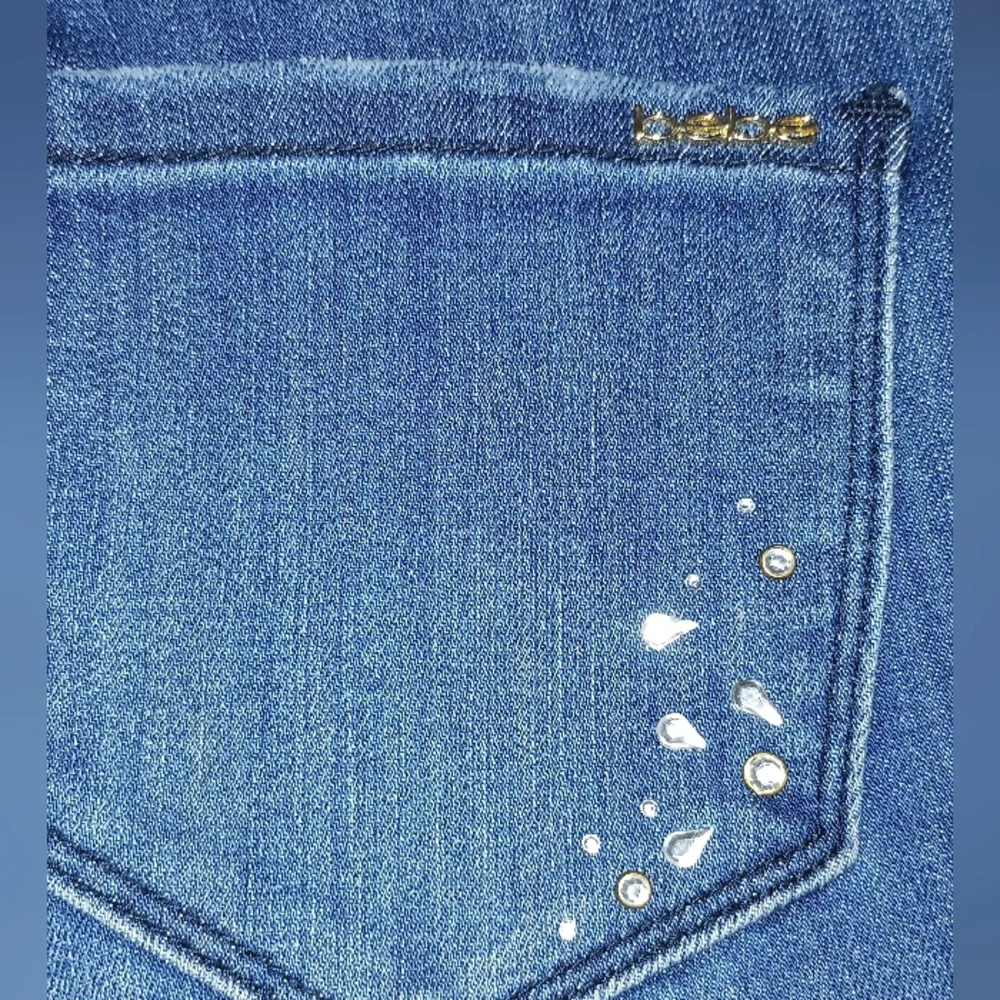 Bebe Ripped capris Jeans - Picture 5 of 8